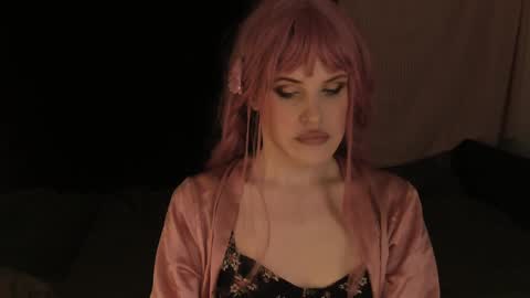 Effie Mur online show from 27, 12, 2024