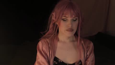 Effie Mur online show from 28, 12, 2024