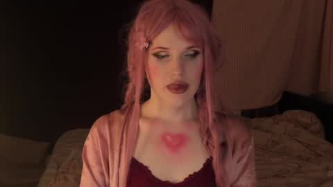 Effie Mur online show from 15, 1, 2025