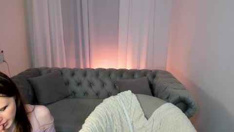 Effie Mur online show from 17, 6, 2026
