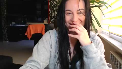 Effy online show from 3, 10, 2025