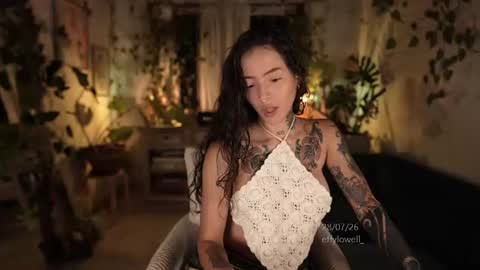 Snapshot of effylowell_ chatting on 29, 7, 2026 Effy online show from 29, 7, 2026