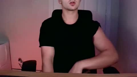 Snapshot of ehhchris chatting on 5, 11, 2025 ehhchris online show from 5, 11, 2025