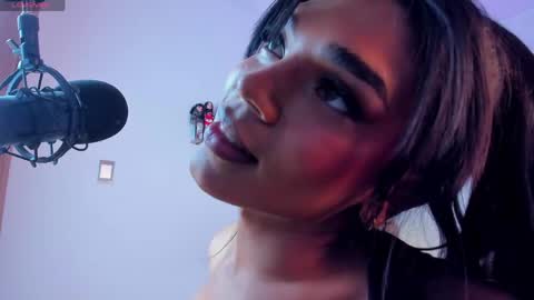 Eiimy ray  online show from 7, 4, 2026