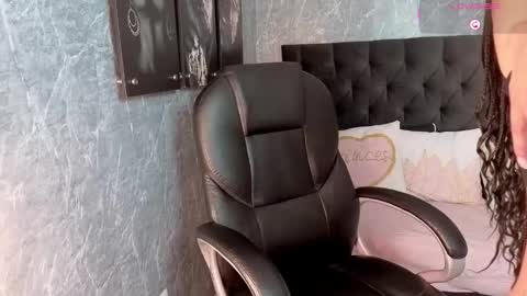 Snapshot of eileen__stone chatting on 8, 1, 2026 eileen__stone online show from 8, 1, 2026