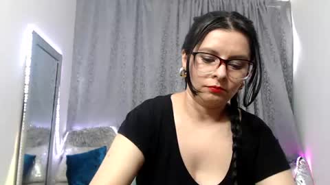 Snapshot of eileenqueen23 chatting on 18, 7, 2026 Eileen online show from 18, 7, 2026