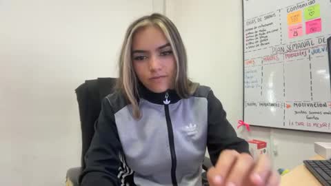 Snapshot of eimy_rosse18 chatting on 19, 5, 2026 eimy_rosse18 online show from 19, 5, 2026