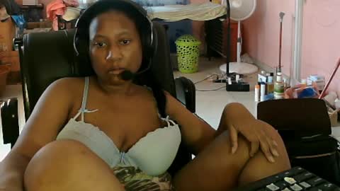 Snapshot of eirondra_valeen chatting on 7, 4, 2026 Eirondra Valeen online show from 7, 4, 2026