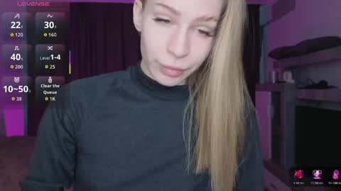 Snapshot of el1s_evans chatting on 20, 4, 2026 please read my bio there is information about private shows and about my personality online show from 20, 4, 2026
