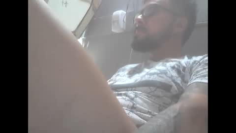 Snapshot of el_principe_veryhot chatting on 29, 10, 2025 el_principe_veryhot online show from 29, 10, 2025