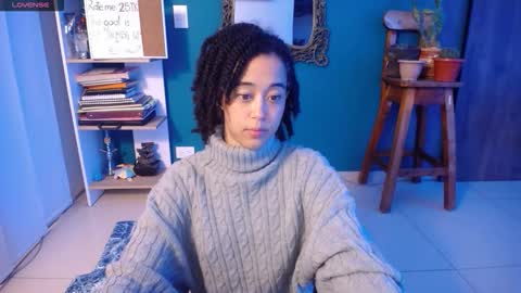 Snapshot of ela_0 chatting on 27, 10, 2025 Ela  Help me reach 100 thumbs up online show from 27, 10, 2025