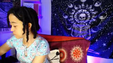 Snapshot of ela_0 chatting on 26, 5, 2026 Ela Help me reach 100 thumbs up online show from 26, 5, 2026
