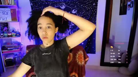 Snapshot of ela_0 chatting on 29, 5, 2026 Ela Help me reach 100 thumbs up online show from 29, 5, 2026
