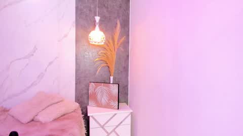   online show from 13, 12, 2024