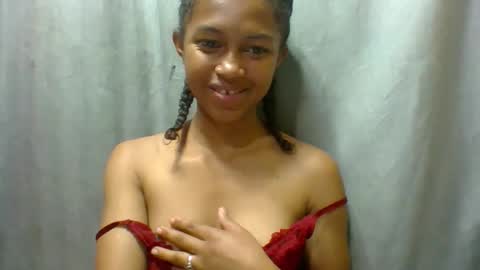 Snapshot of elaliealdy chatting on 21, 10, 2025 elaliealdy online show from 21, 10, 2025