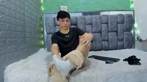 Elan Giralon online show from 16, 4, 2026