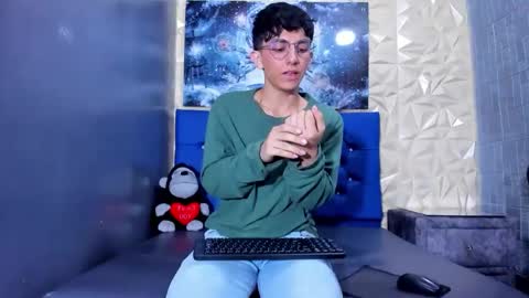 Snapshot of elangiraldo chatting on 18, 4, 2026 Elan Giralon online show from 18, 4, 2026
