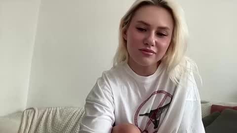 elaraluxxxe online show from 18, 9, 2025
