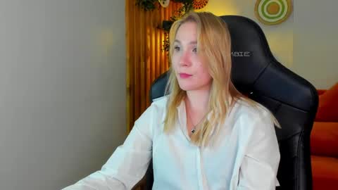 elaravoltage online show from 21, 4, 2026