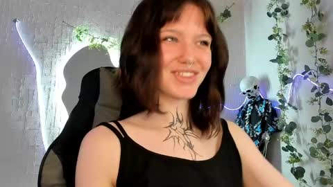 elastikiss online show from 15, 4, 2026