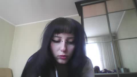 Snapshot of elaynetanton chatting on 7, 5, 2026 Lia online show from 7, 5, 2026