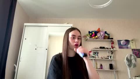 Snapshot of eldaguillan chatting on 3, 6, 2026 Kate online show from 3, 6, 2026