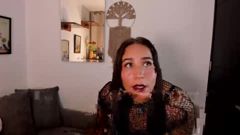 Snapshot of electra_hunt chatting on 29, 4, 2026 Electra- Please help me reach 100 likes online show from 29, 4, 2026