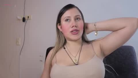 Snapshot of eleecttraa_12 chatting on 1, 6, 2026 Electra online show from 1, 6, 2026