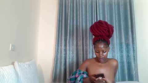 Snapshot of elegant_ebony chatting on 26, 1, 2025 Nika online show from 26, 1, 2025