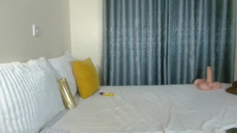 Snapshot of elegant_ebony chatting on 12, 2, 2025 Nika online show from 12, 2, 2025