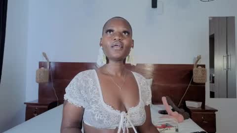 Snapshot of elegant_ebony chatting on 4, 6, 2026 Nika online show from 4, 6, 2026
