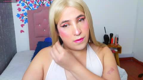 Snapshot of elektra_doll chatting on 6, 6, 2026 elektra_doll online show from 6, 6, 2026