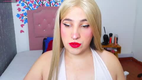 Snapshot of elektra_doll chatting on 7, 6, 2026 elektra_doll online show from 7, 6, 2026