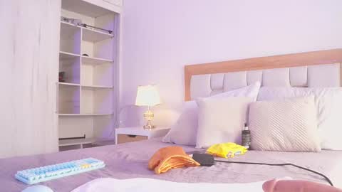 Elena online show from 5, 12, 2025