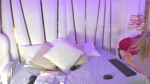 Snapshot of elena_mature chatting on 17, 7, 2026 Elena online show from 17, 7, 2026