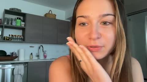 Snapshot of elenahere4u chatting on 2, 6, 2026 Elena online show from 2, 6, 2026