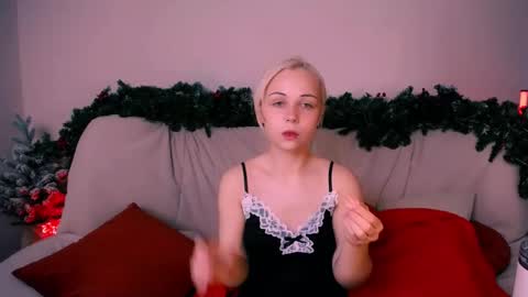 Snapshot of elenamonroe_ chatting on 13, 1, 2026 elenamonroe_ online show from 13, 1, 2026