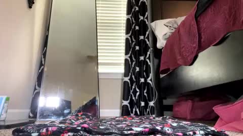 Snapshot of elenore_hoesevelt chatting on 11, 9, 2025 Elenore Hoesevelt online show from 11, 9, 2025