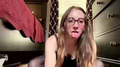 Snapshot of elenore_hoesevelt chatting on 10, 10, 2025 Elenore Hoesevelt online show from 10, 10, 2025