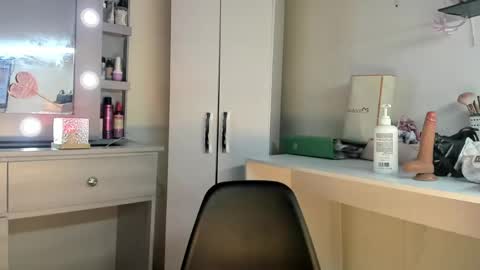 Snapshot of elettra_bennet chatting on 19, 5, 2026 elettra_bennet online show from 19, 5, 2026
