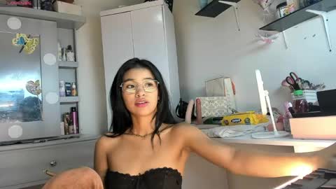 Snapshot of elettra_bennet chatting on 23, 5, 2026 elettra_bennet online show from 23, 5, 2026