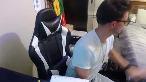 Snapshot of elevatetlb chatting on 15, 9, 2025 Walker online show from 15, 9, 2025