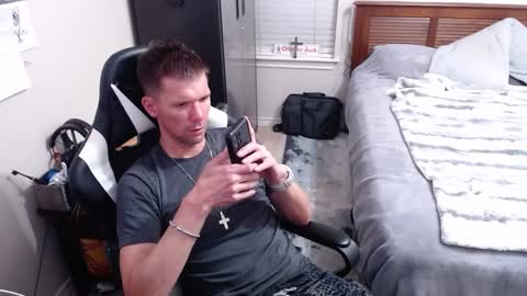 Snapshot of elevatetlb chatting on 8, 10, 2025 Walker online show from 8, 10, 2025