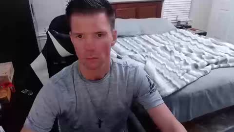 Snapshot of elevatetlb chatting on 10, 10, 2025 Walker online show from 10, 10, 2025