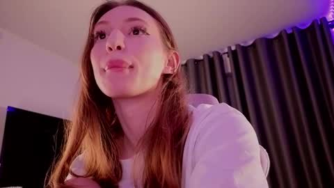 Snapshot of elfiecollins chatting on 18, 4, 2026 Elfie online show from 18, 4, 2026