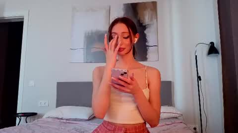 Snapshot of elfiecollins chatting on 14, 7, 2026 Elfie online show from 14, 7, 2026