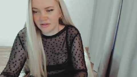 Snapshot of elia_ chatting on 25, 6, 2026 Ella online show from 25, 6, 2026