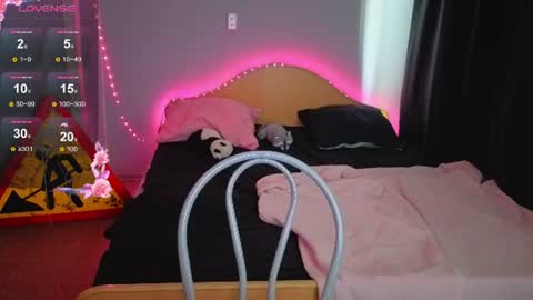 elieiza_xo online show from 18, 6, 2026