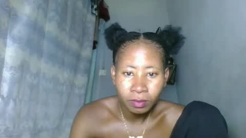 Snapshot of elina981 chatting on 2, 2, 2026 elina981 online show from 2, 2, 2026