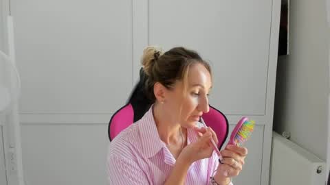 Snapshot of elinarosee chatting on 29, 7, 2026 Milena online show from 29, 7, 2026
